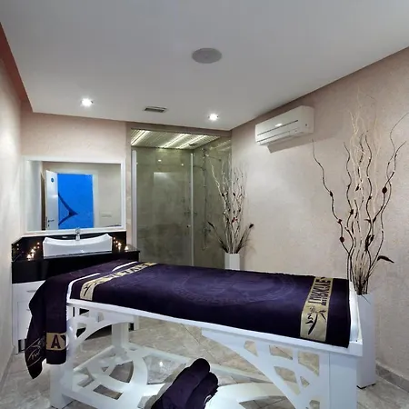 Apartment Granada City , Close To The Cleopatra Beach *