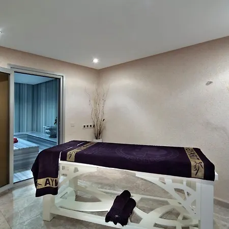 Apartment Granada City , Close To The Cleopatra Beach *